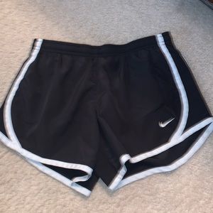 Nike girls black running shorts